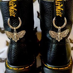 Moth boot clips